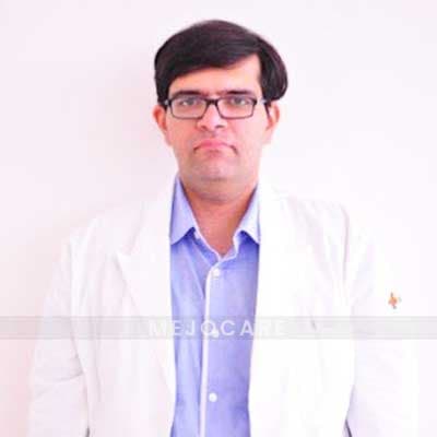 Доктор Индриш Бхатия