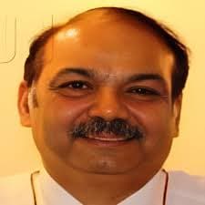 Доктор С. Бхарти, глазной специалист