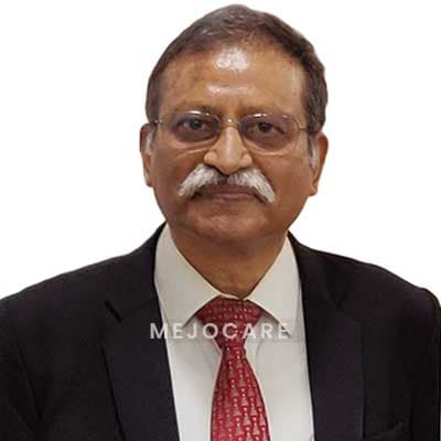 Доктор Аджит Саксена