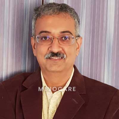 ডঃ দেবেশ ধোলাকিয়া