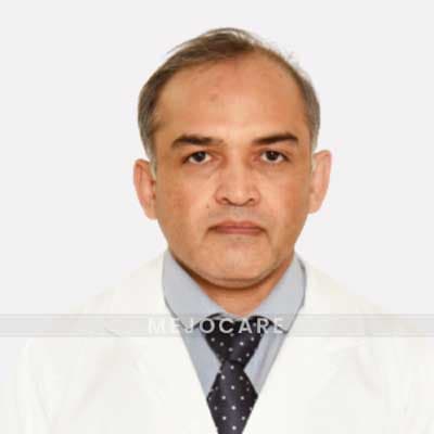 dr rajiv yadav urologist and robotic surgeon