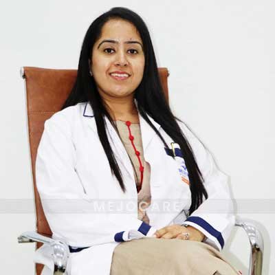 dr rachita munjal gynecologist and obstetrician